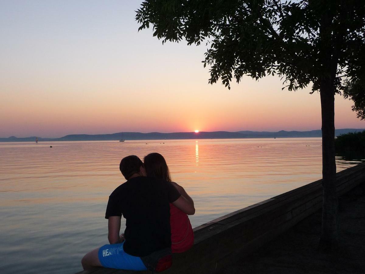 Balaton Art Guesthouse Balatonszemes Exterior photo
